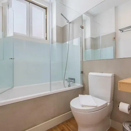 Lovelystay - Sunny Santa Catarina Ii Lizbona